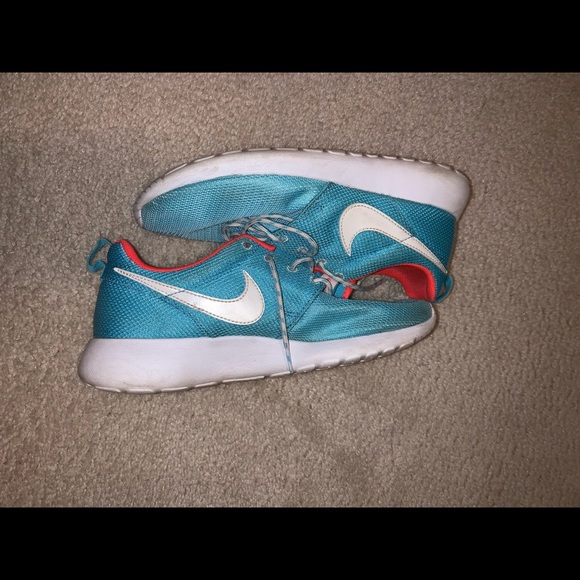 Nike Roshe Runs - Women’s size 8, Youth size 6.5 - Picture 4 of 8